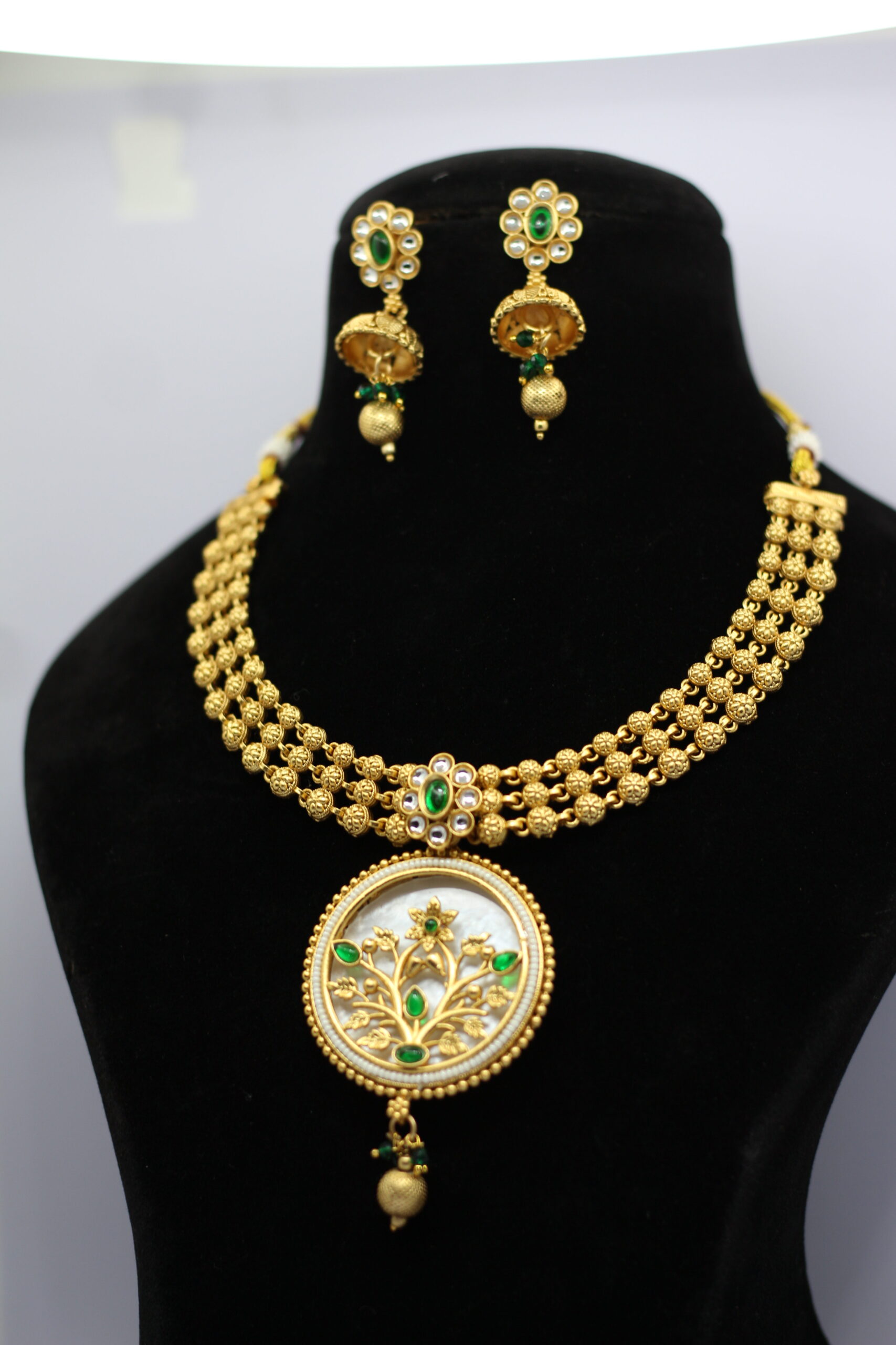 Bridal Kundan Necklace Set with Multicolor Meenakari & Pearl Drops - Image 3