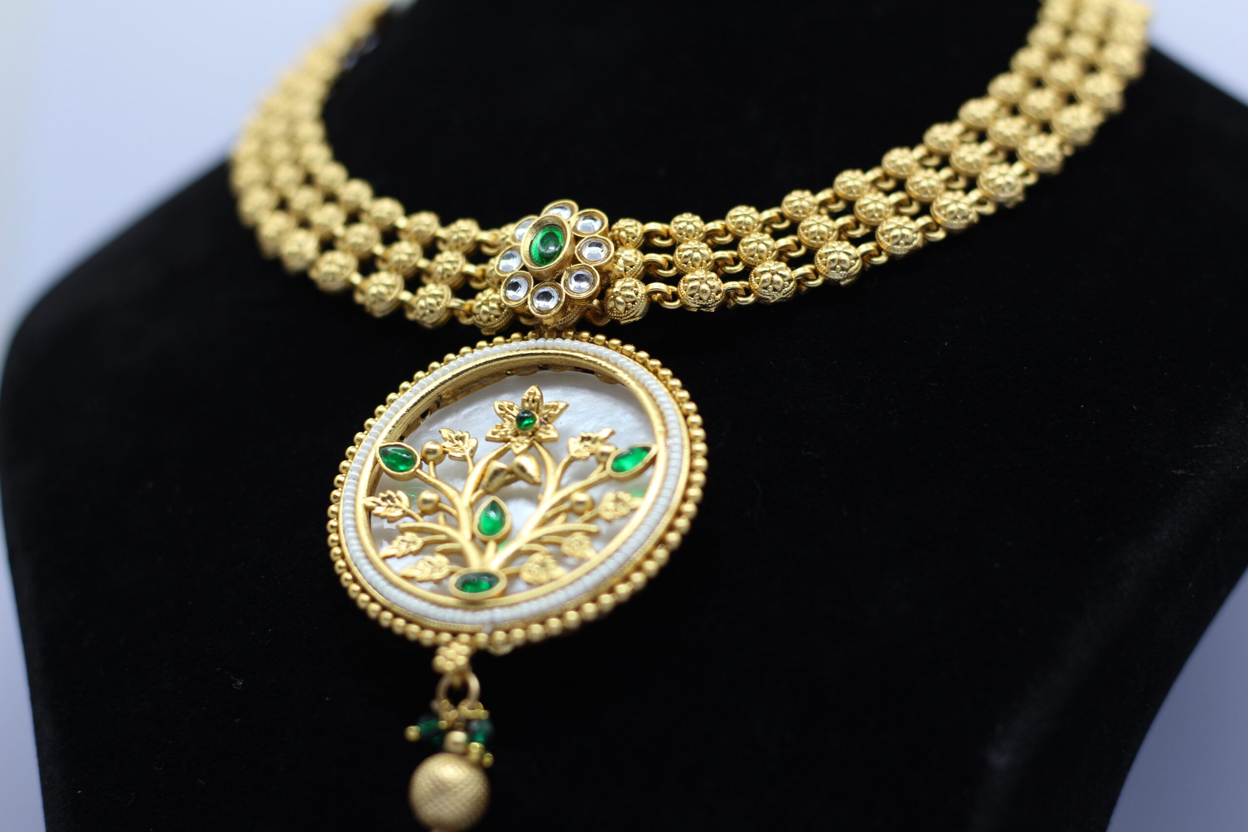 Bridal Kundan Necklace Set with Multicolor Meenakari & Pearl Drops - Image 2