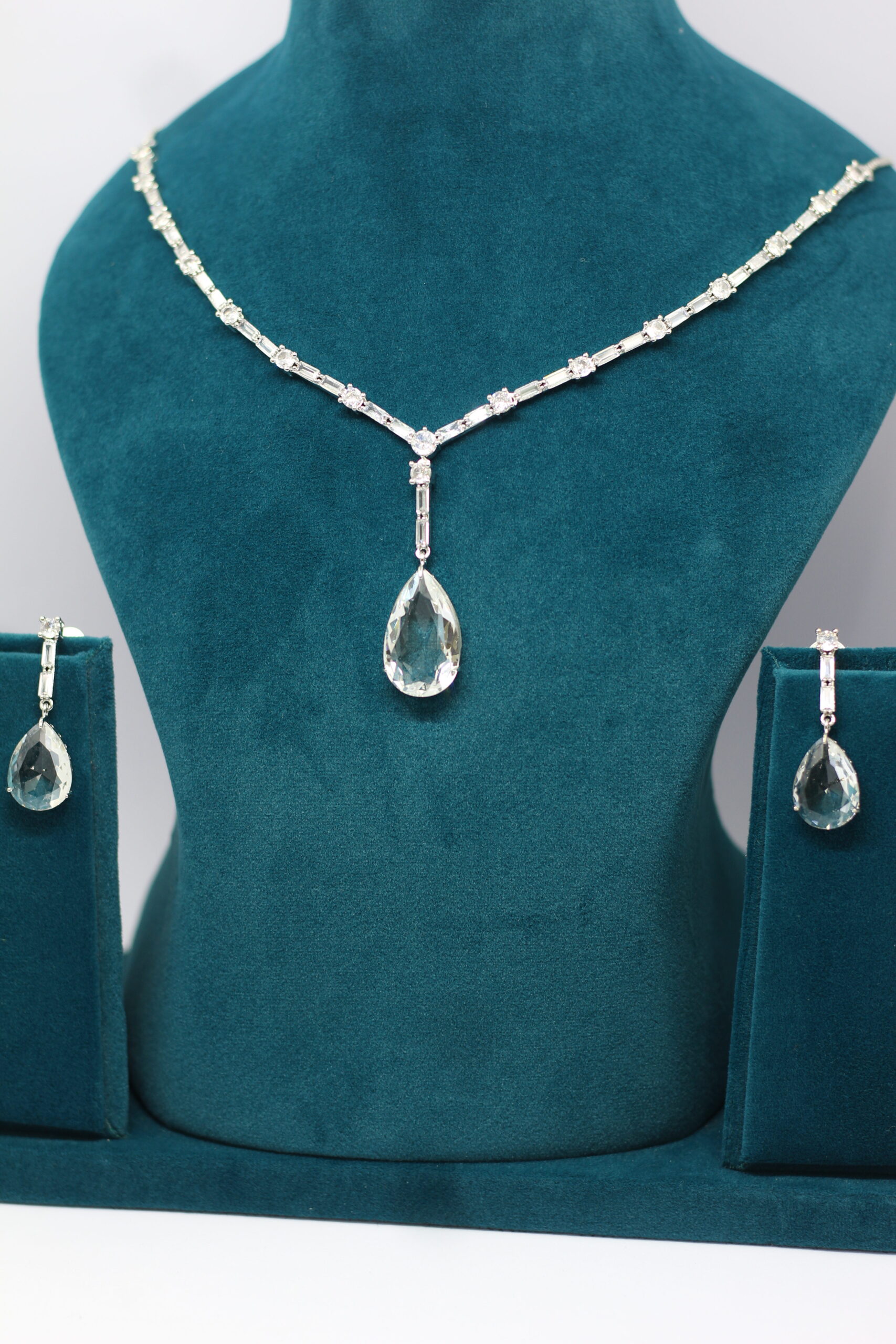 Platinum-Plated Teardrop Crystal Necklace & Earring Set - Image 4