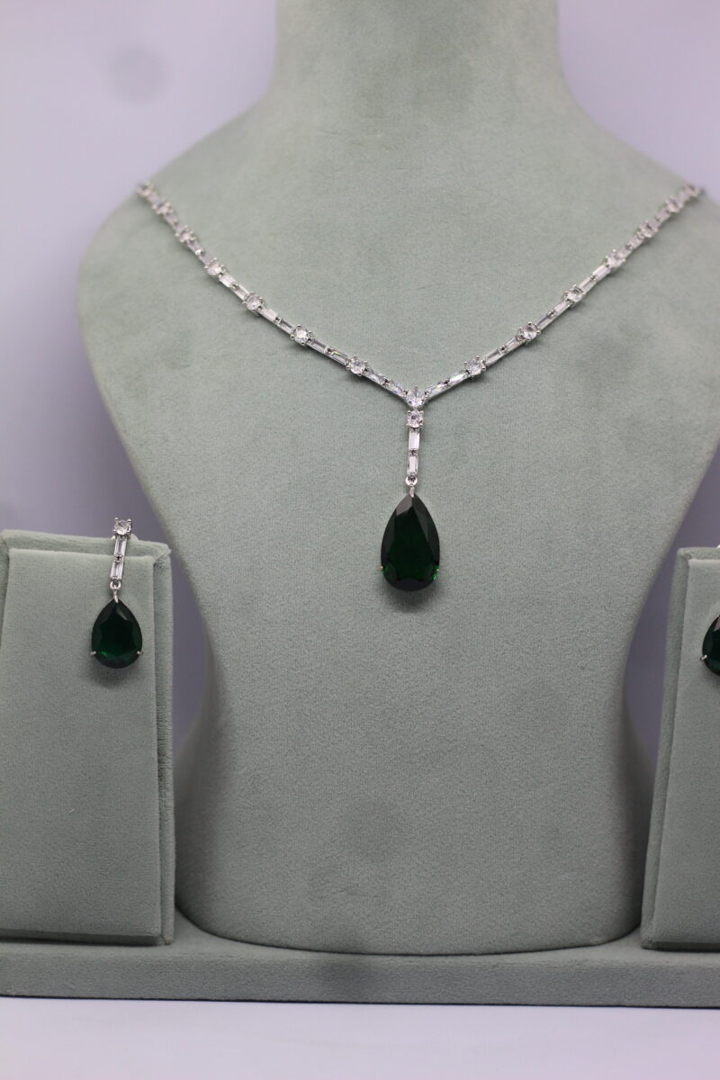 Platinum-Plated Emerald Green Teardrop Crystal Necklace & Earring Set - Image 4
