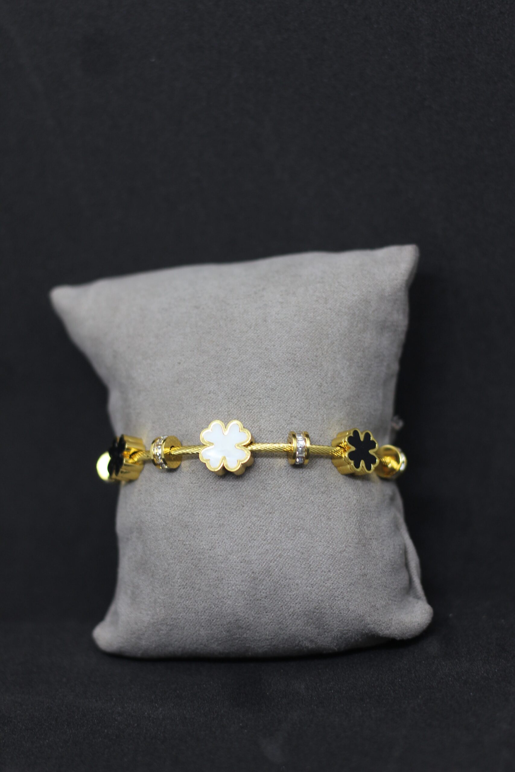 Gold-Plated Flower Charm Bracelet – Elegant & Stylish Jewelry - Image 3