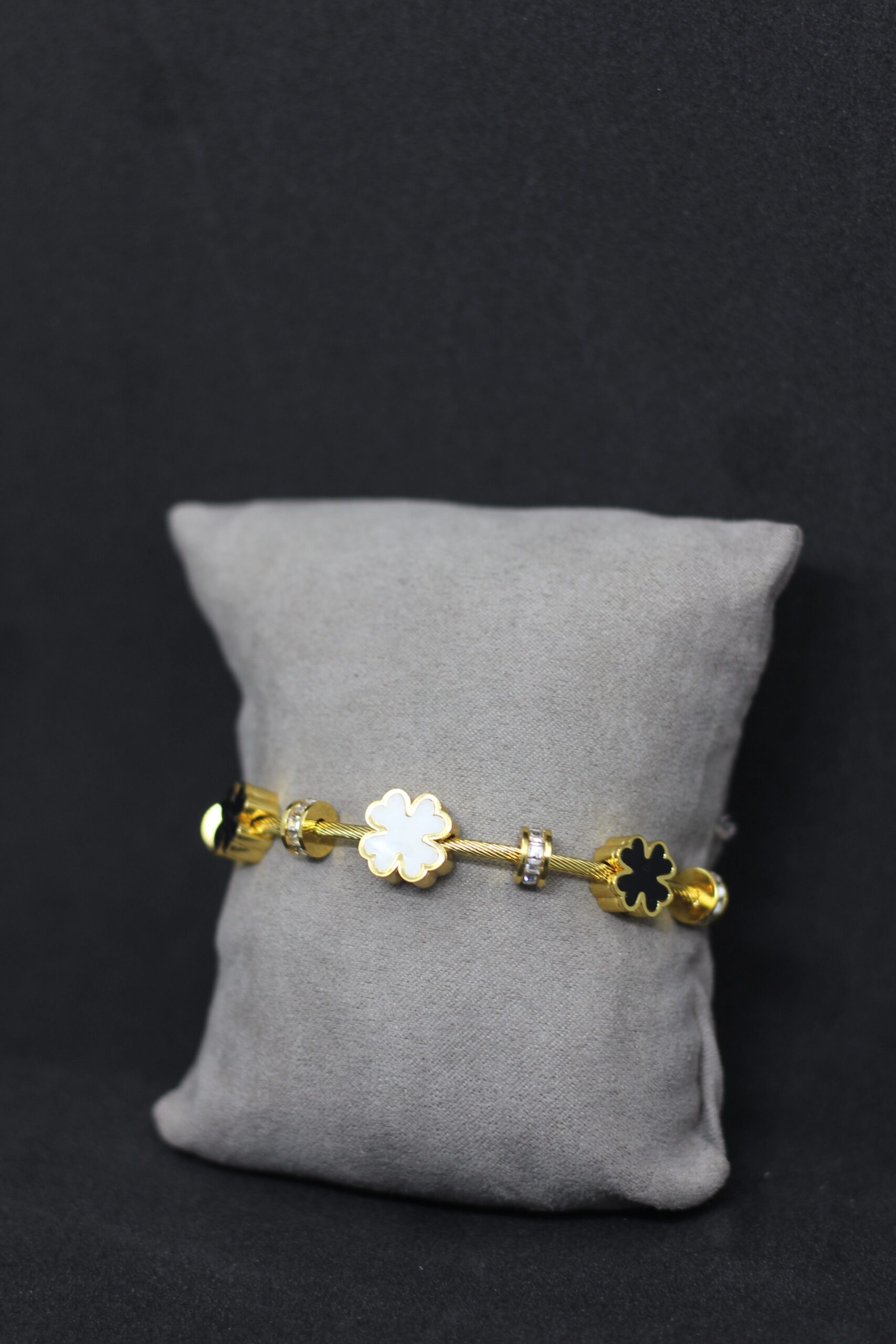 Gold-Plated Flower Charm Bracelet – Elegant & Stylish Jewelry - Image 2