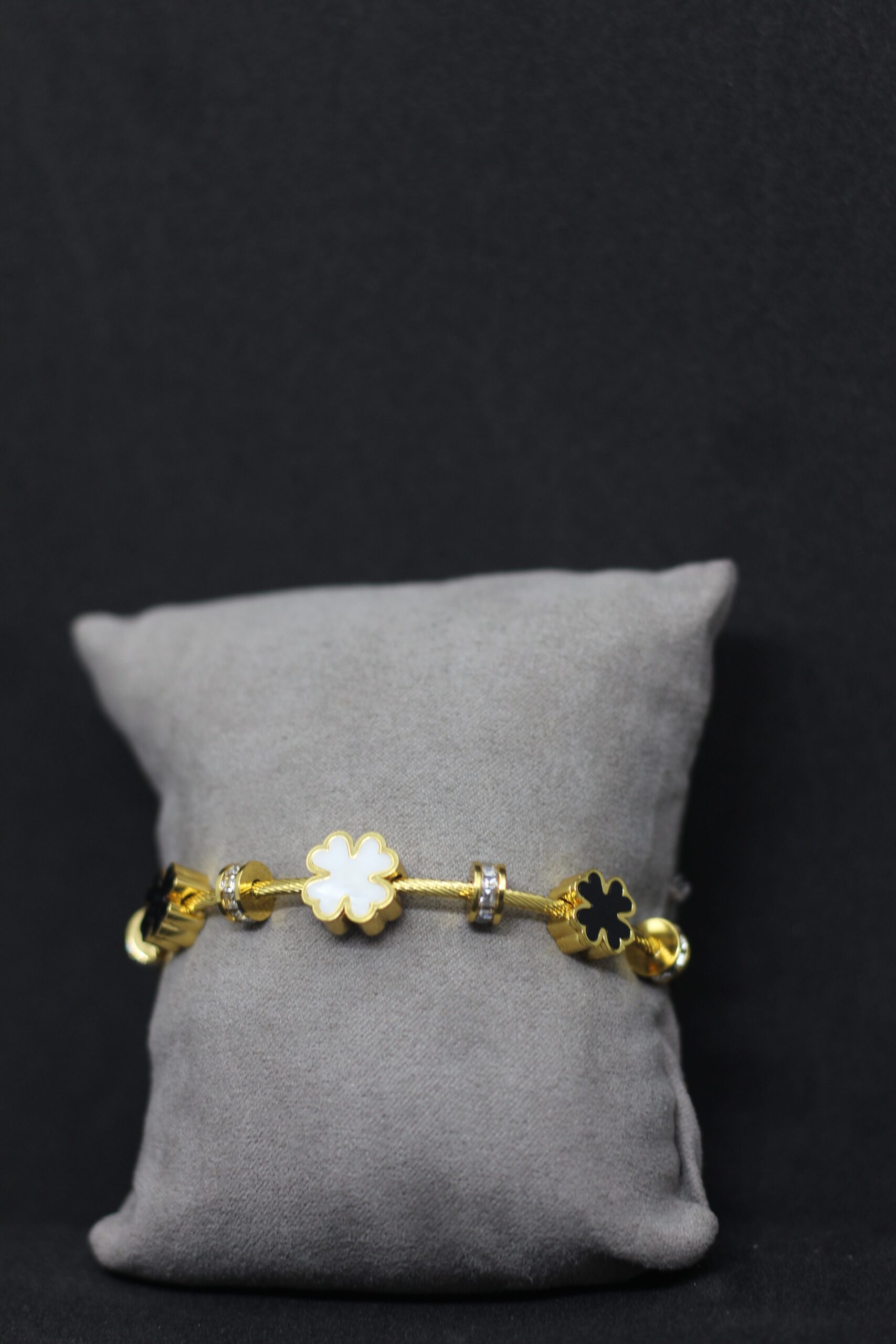 Gold-Plated Flower Charm Bracelet – Elegant & Stylish Jewelry - Image 4