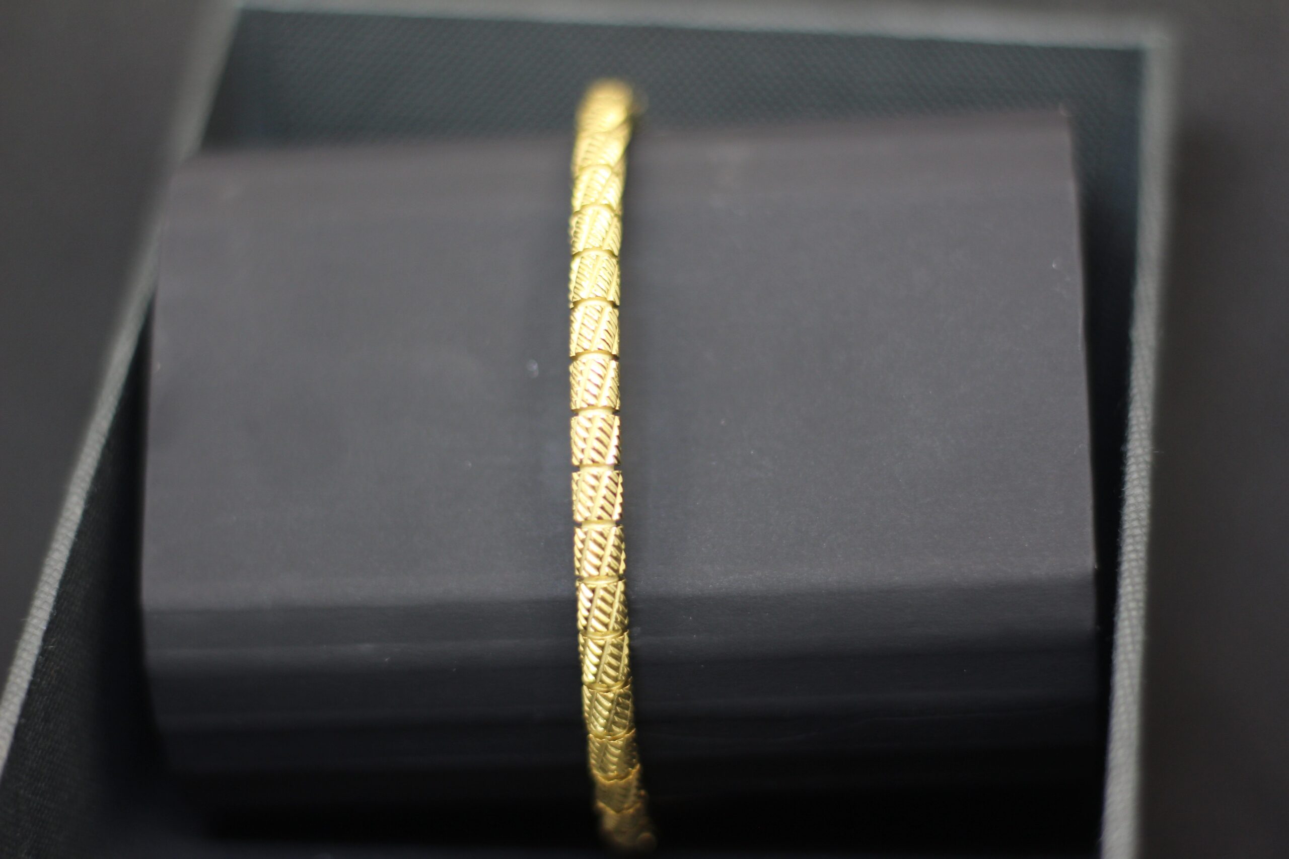 Gold-Plated Classic Textured Bracelet – Elegant Daily Wear - Image 3